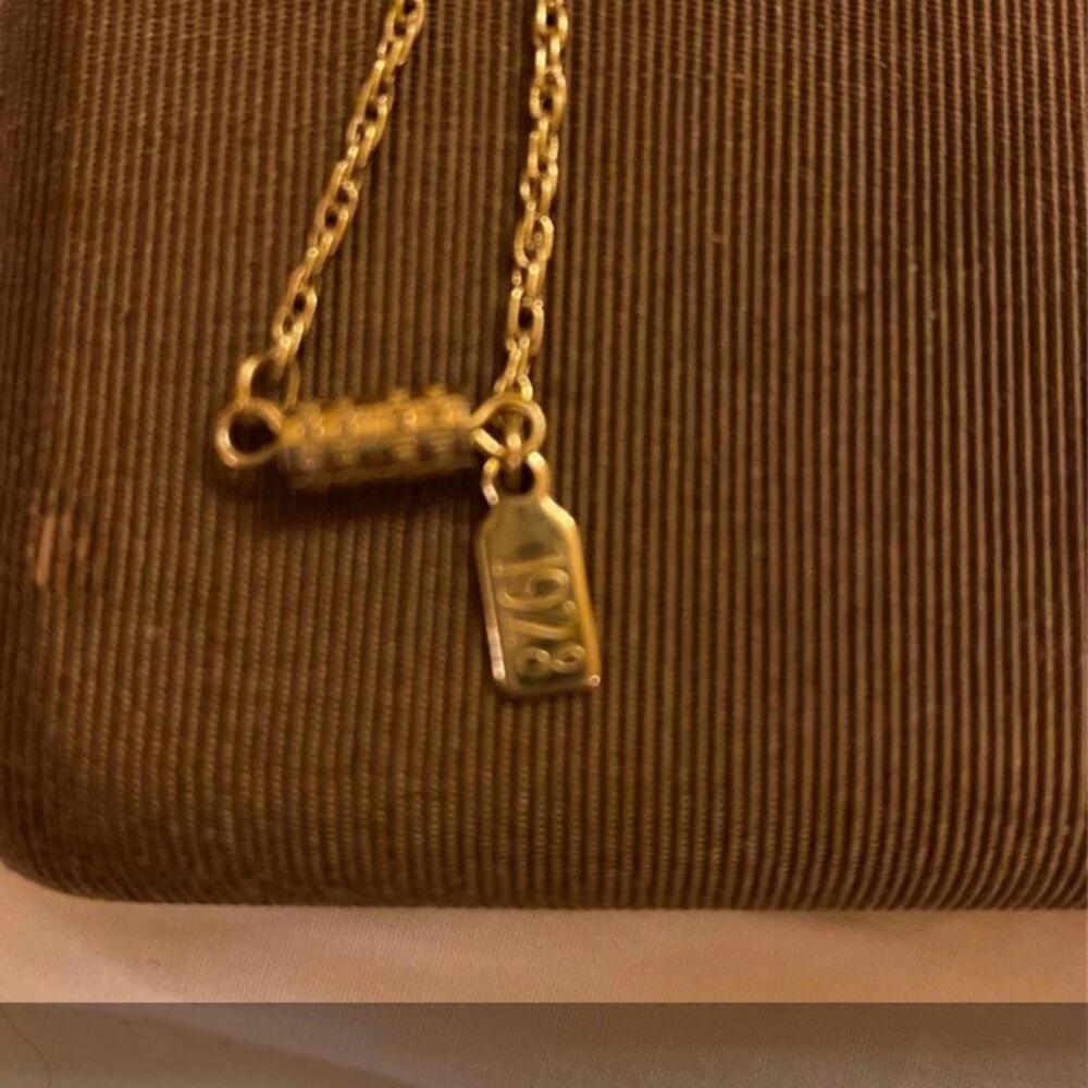 ****SOLD****1928 Brand Cameo Locket - Picture 3 of 4